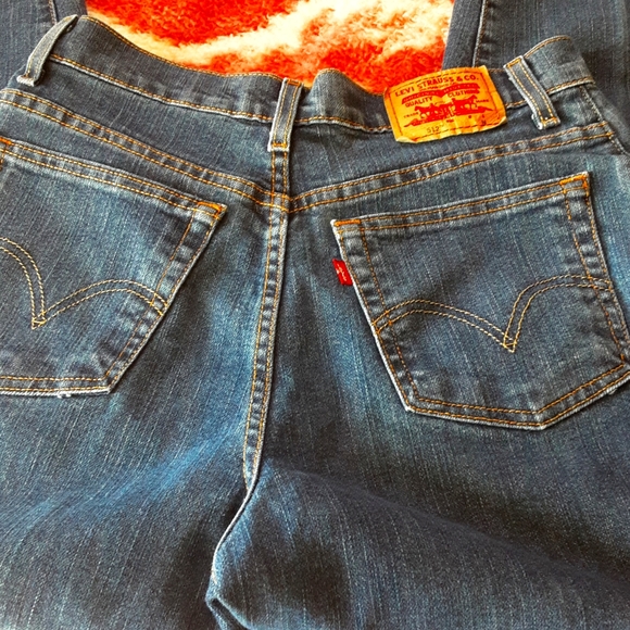 Levi's High Rise Classic Slim Tapered 512 - Picture 3 of 4
